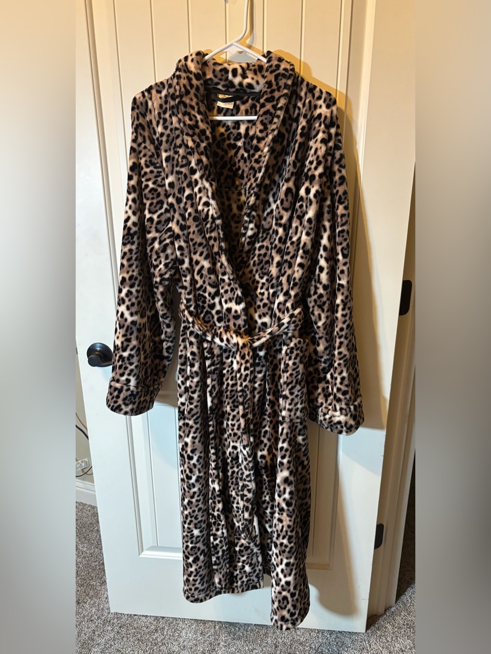 339. Soma Leopard-Print Thick & Plush Long Robe, Size L/XL
